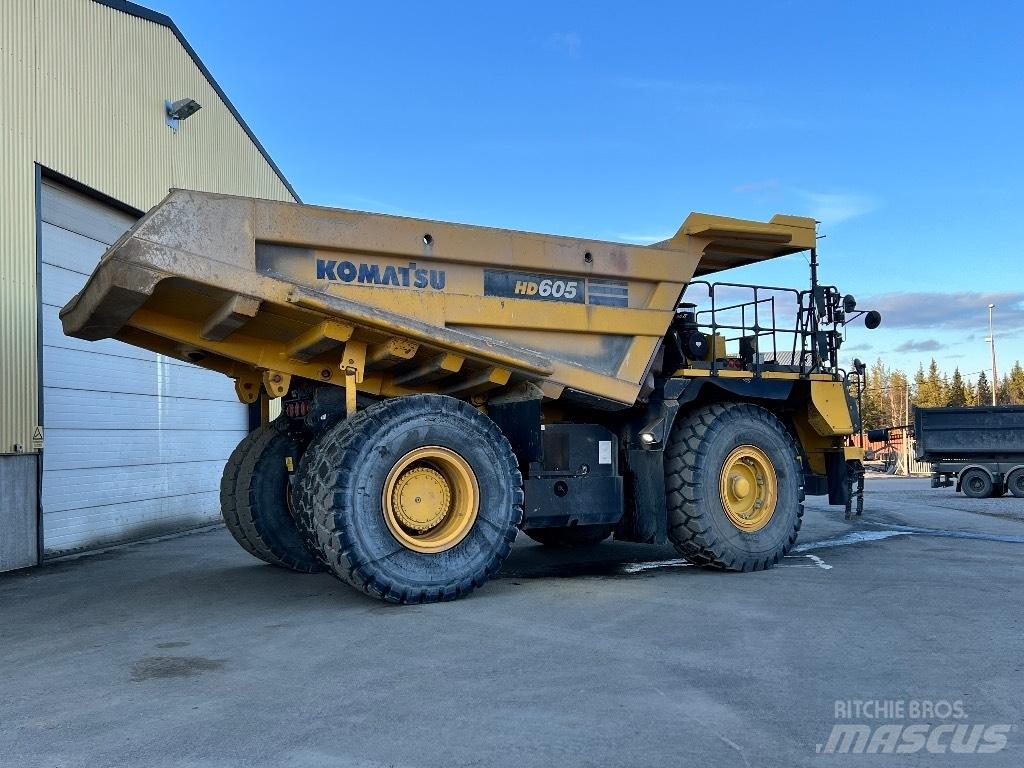Komatsu 605-8 초대형 덤프 트럭