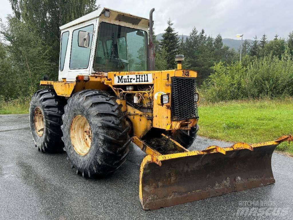 Muir-Hill MH121 트랙터