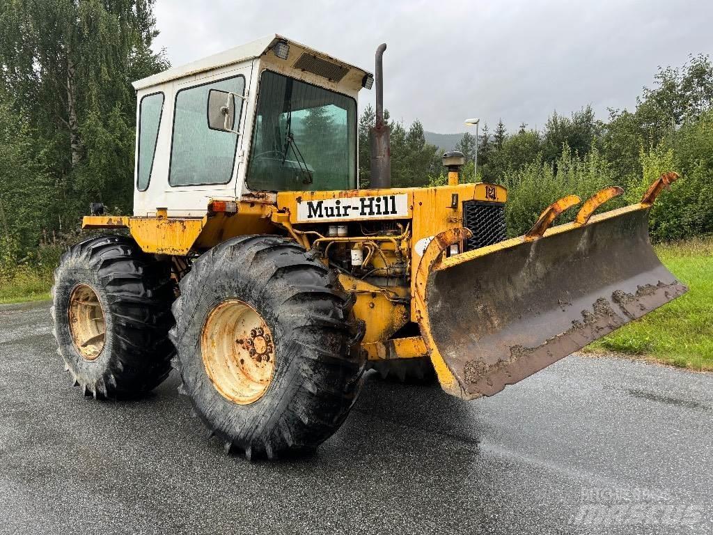 Muir-Hill MH121 트랙터