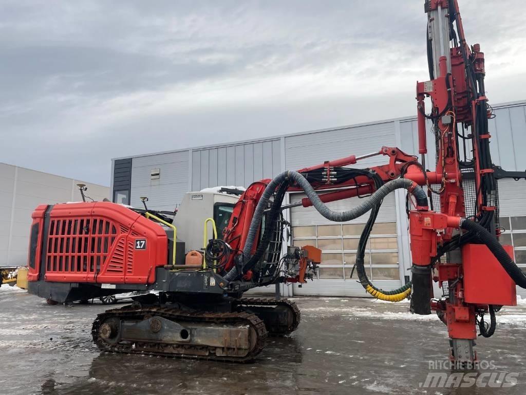 Sandvik DX800i 도로 굴착기