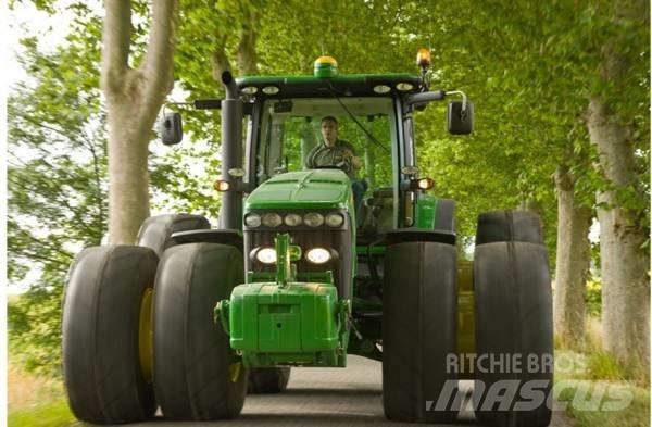 John Deere JD8270 트랙터