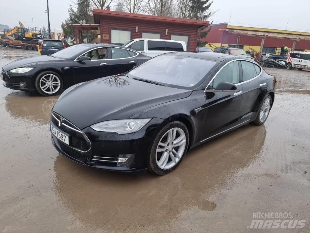 Tesla Model S P85D 자동차