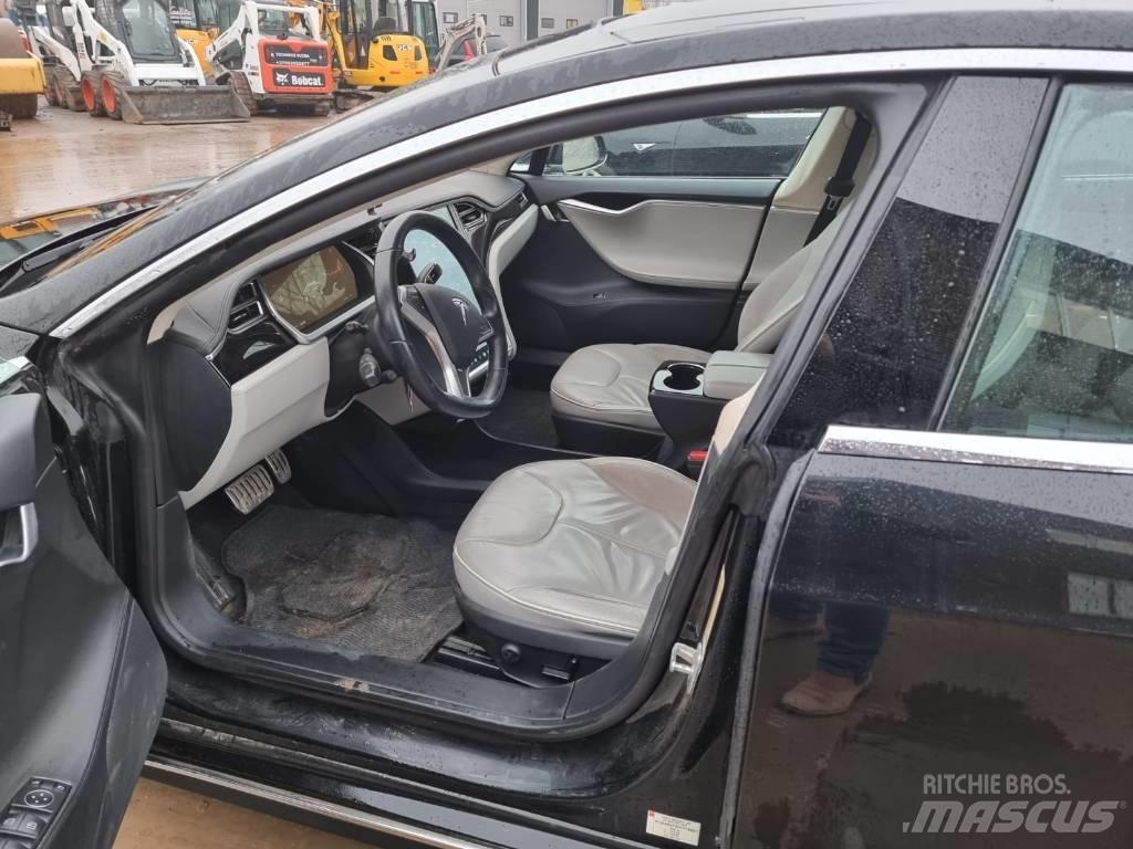 Tesla Model S P85D 자동차