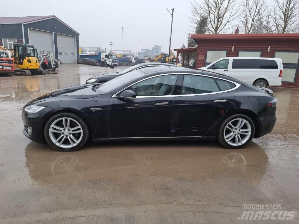 Tesla Model S P85D 자동차