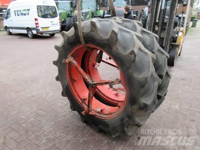 Goodyear 13.6/36 타이어, 휠 및 림