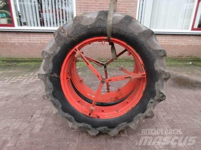 Goodyear 13.6/36 타이어, 휠 및 림