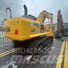 Komatsu PC 220 대형 굴삭기 29톤 이상