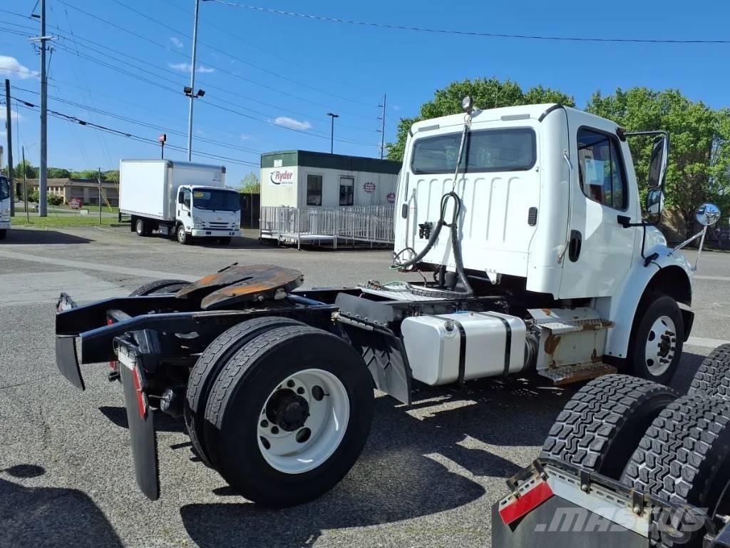 Freightliner M2 106 트랙터 유닛