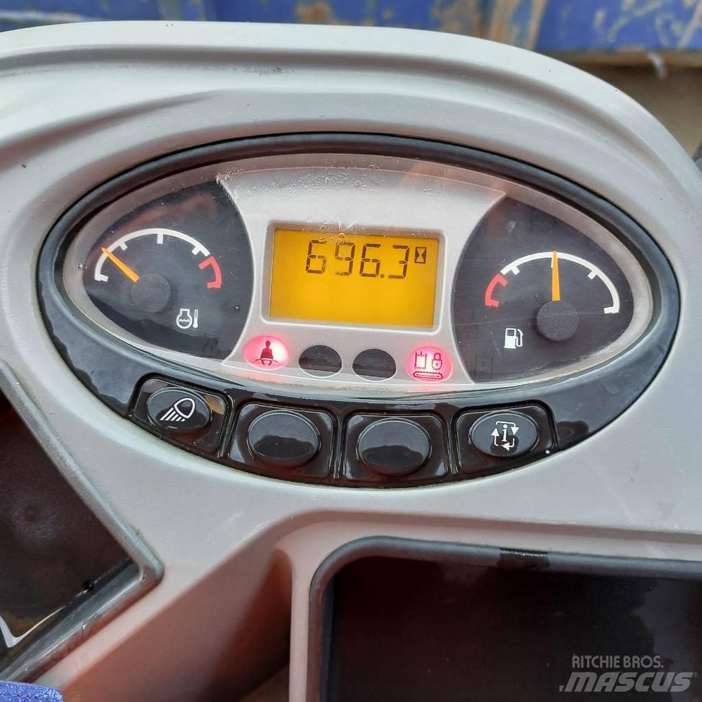 Doosan DX 17  휠 굴삭기