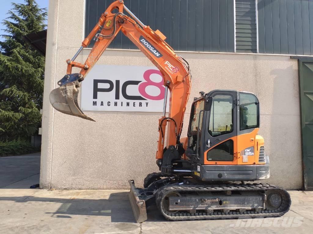 Doosan DX 85 R-3 중형굴삭기 7톤-28톤