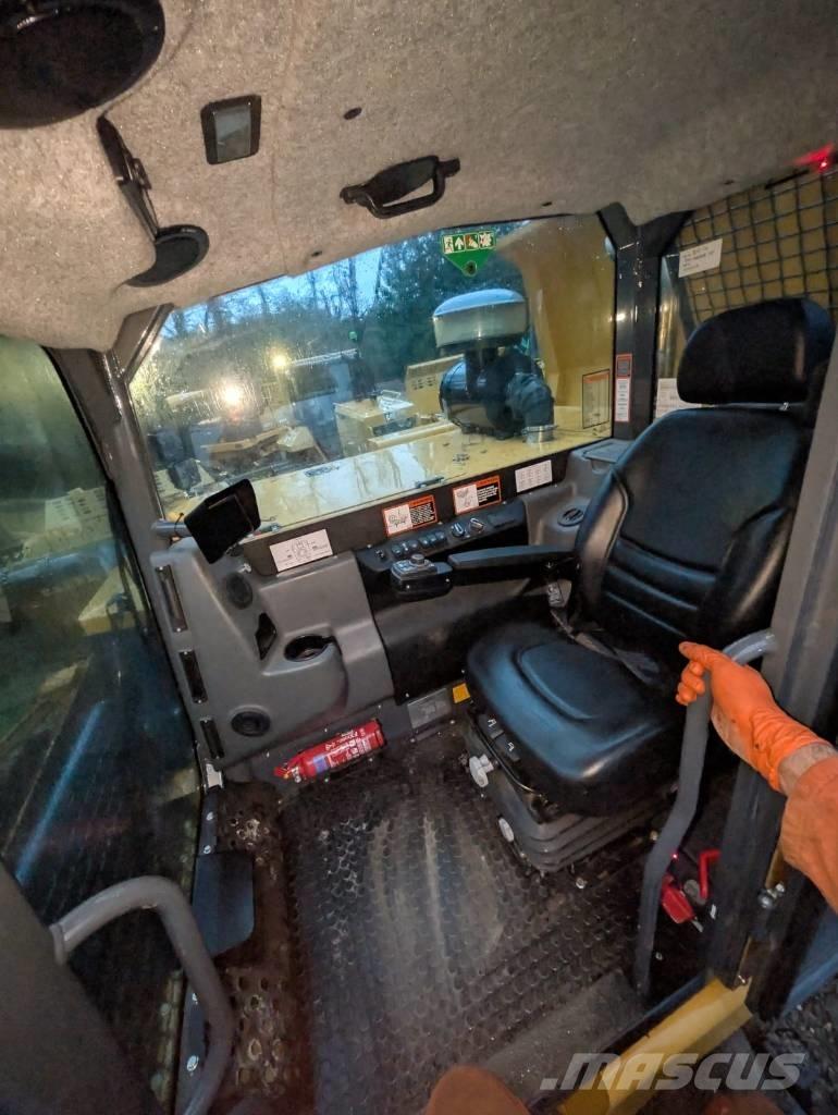 Bell TC11A  궤도식 덤프