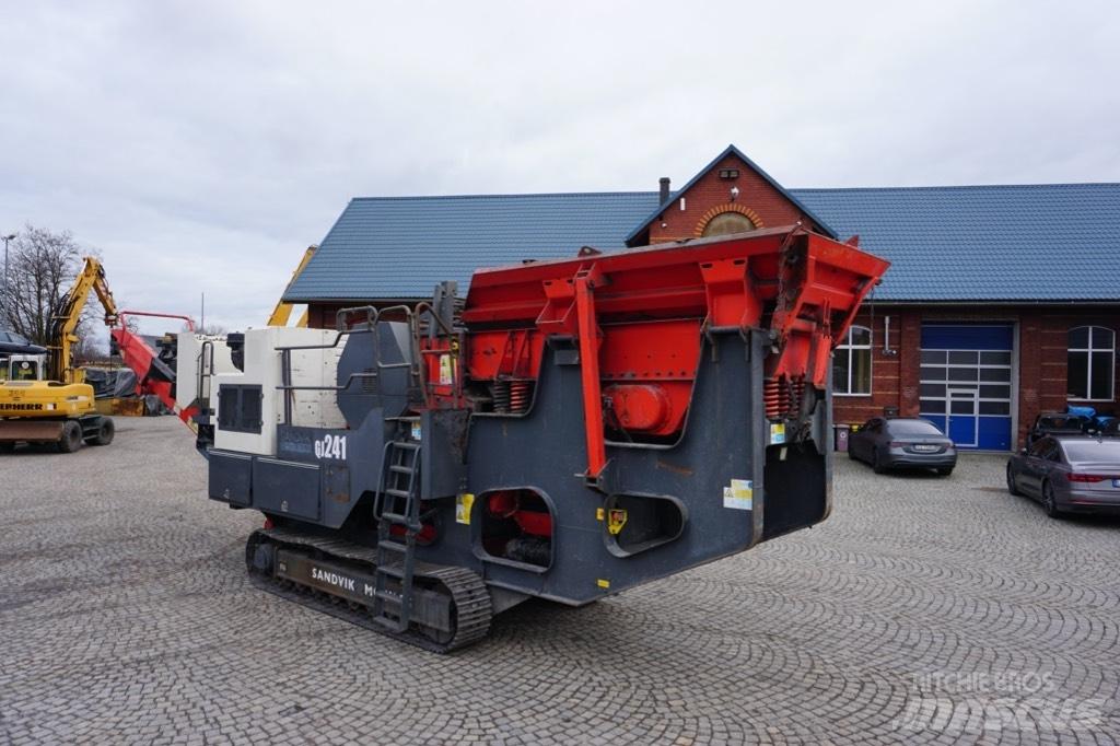 Sandvik QJ 241 이동식 분쇄기