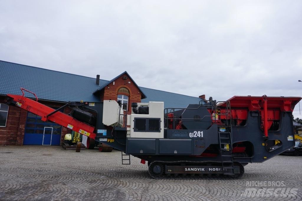Sandvik QJ 241 이동식 분쇄기