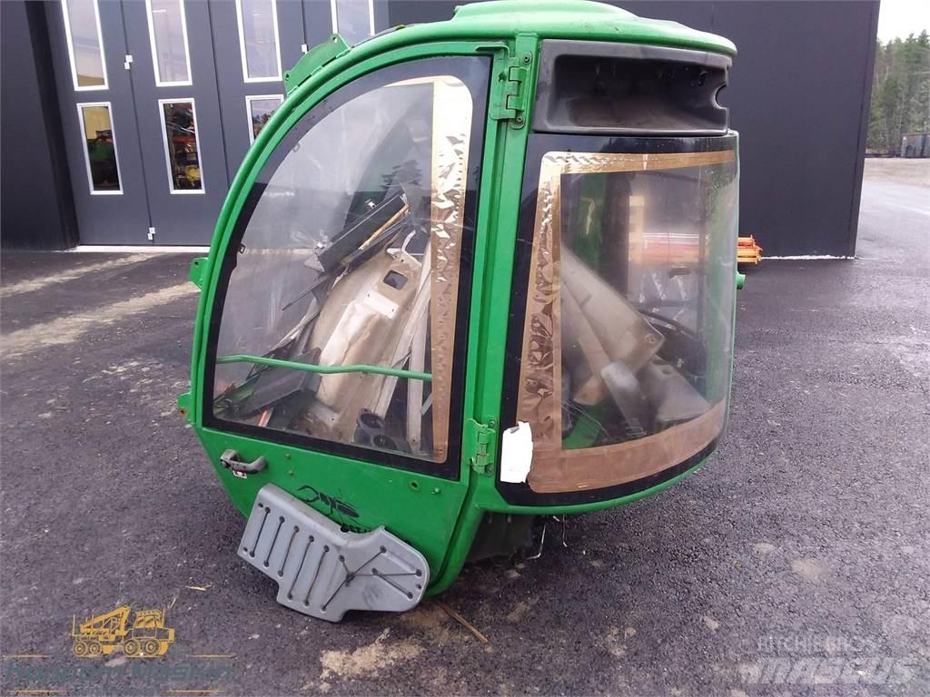 John Deere 1910e 캐빈 및 인테리어