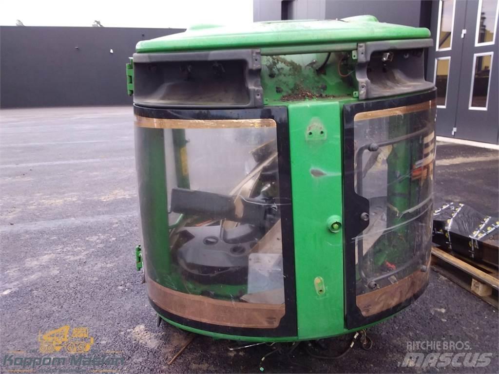 John Deere 1910e 캐빈 및 인테리어