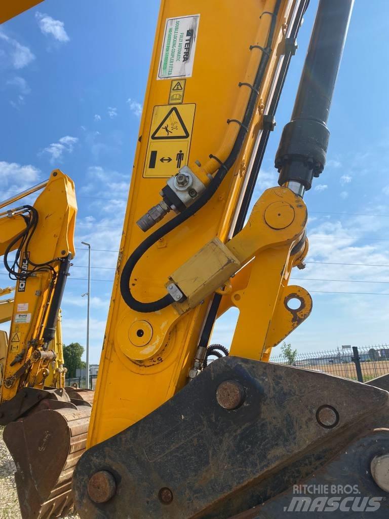 JCB 220 대형 굴삭기 29톤 이상
