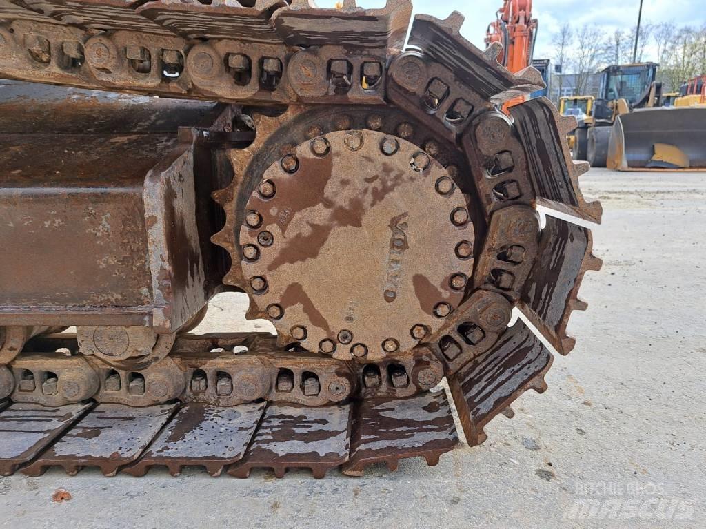 Volvo EC250ENL 대형 굴삭기 29톤 이상