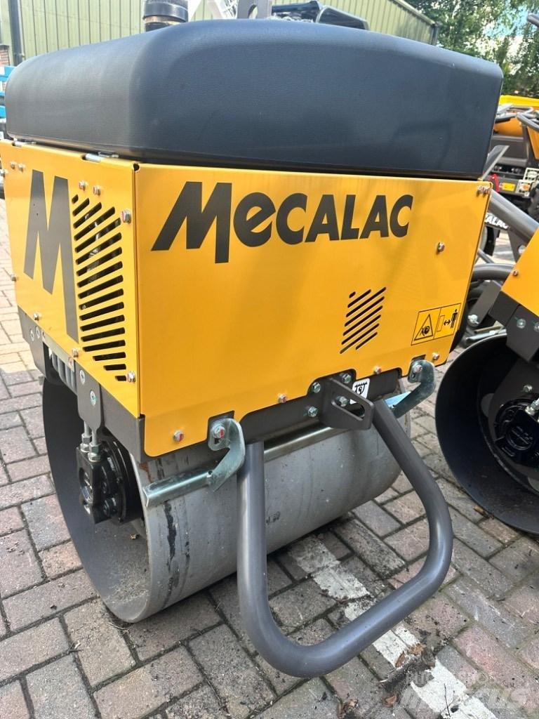 Mecalac MBR71 싱글 드럼 롤러