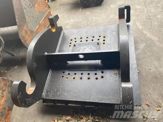 CAT CW70 kopplaat 집게