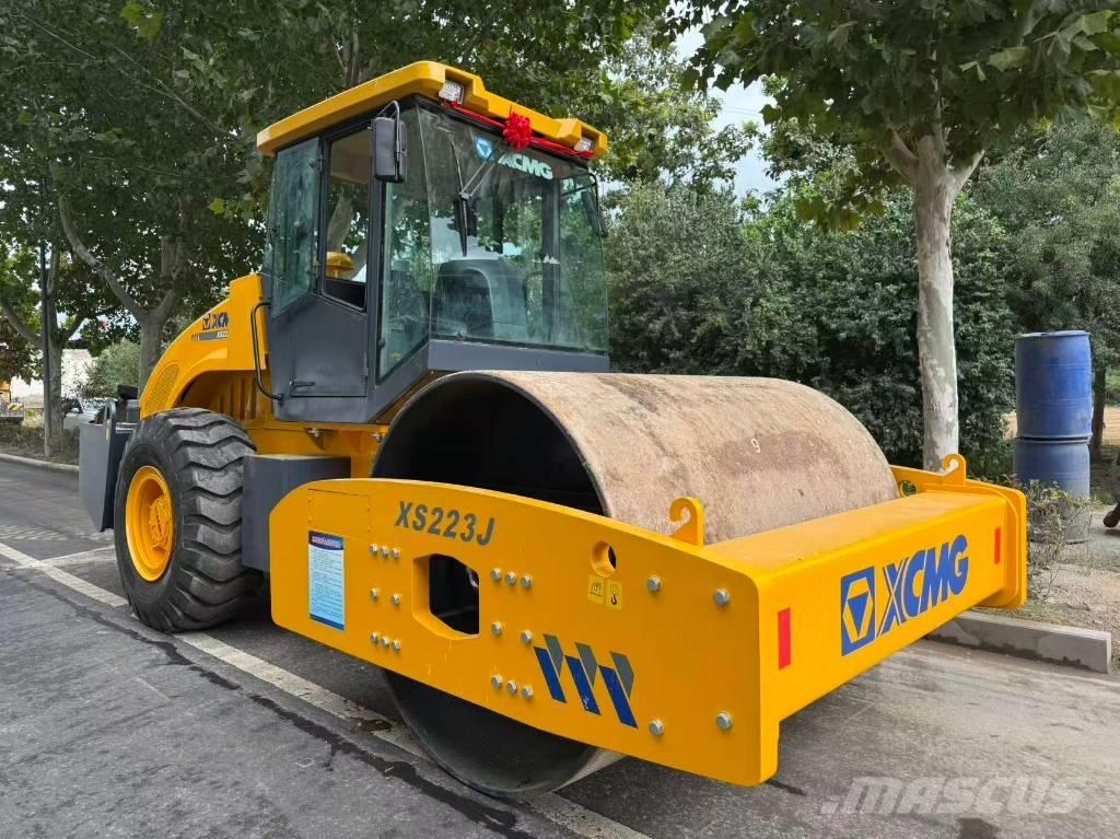 XCMG XS 223 J 싱글 드럼 롤러