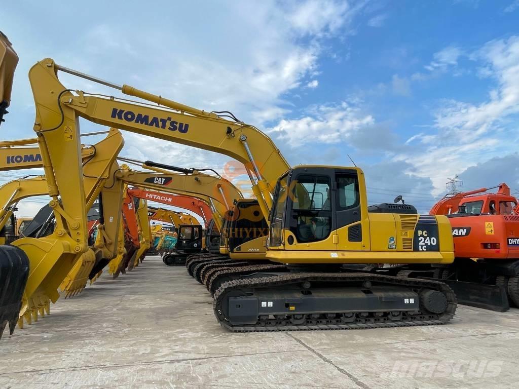 Komatsu PC 240 대형 굴삭기 29톤 이상