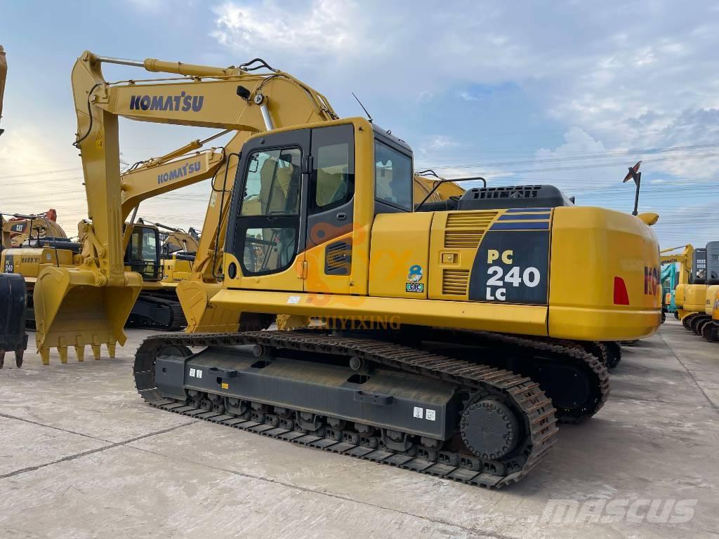 Komatsu PC 240 대형 굴삭기 29톤 이상