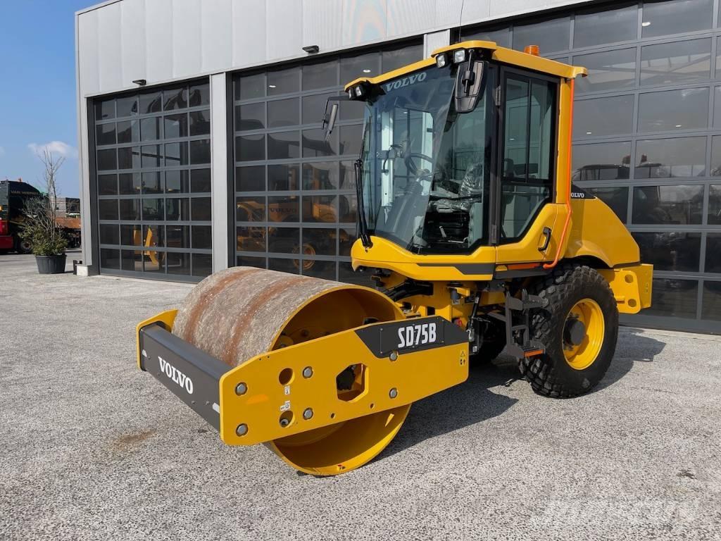 Volvo SD 75 B 싱글 드럼 롤러