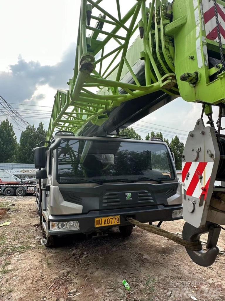 Zoomlion ZTC700 A/T 크레인