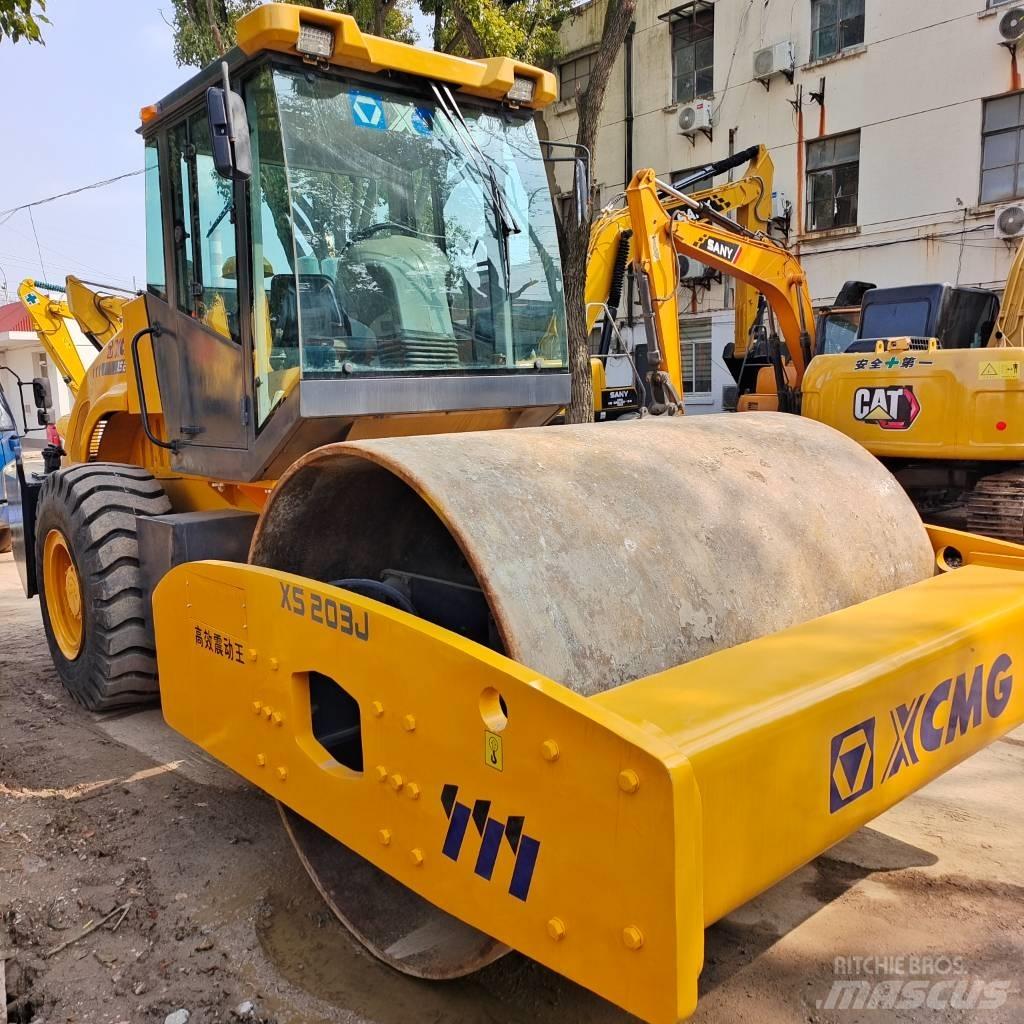 XCMG XS 202J 싱글 드럼 롤러
