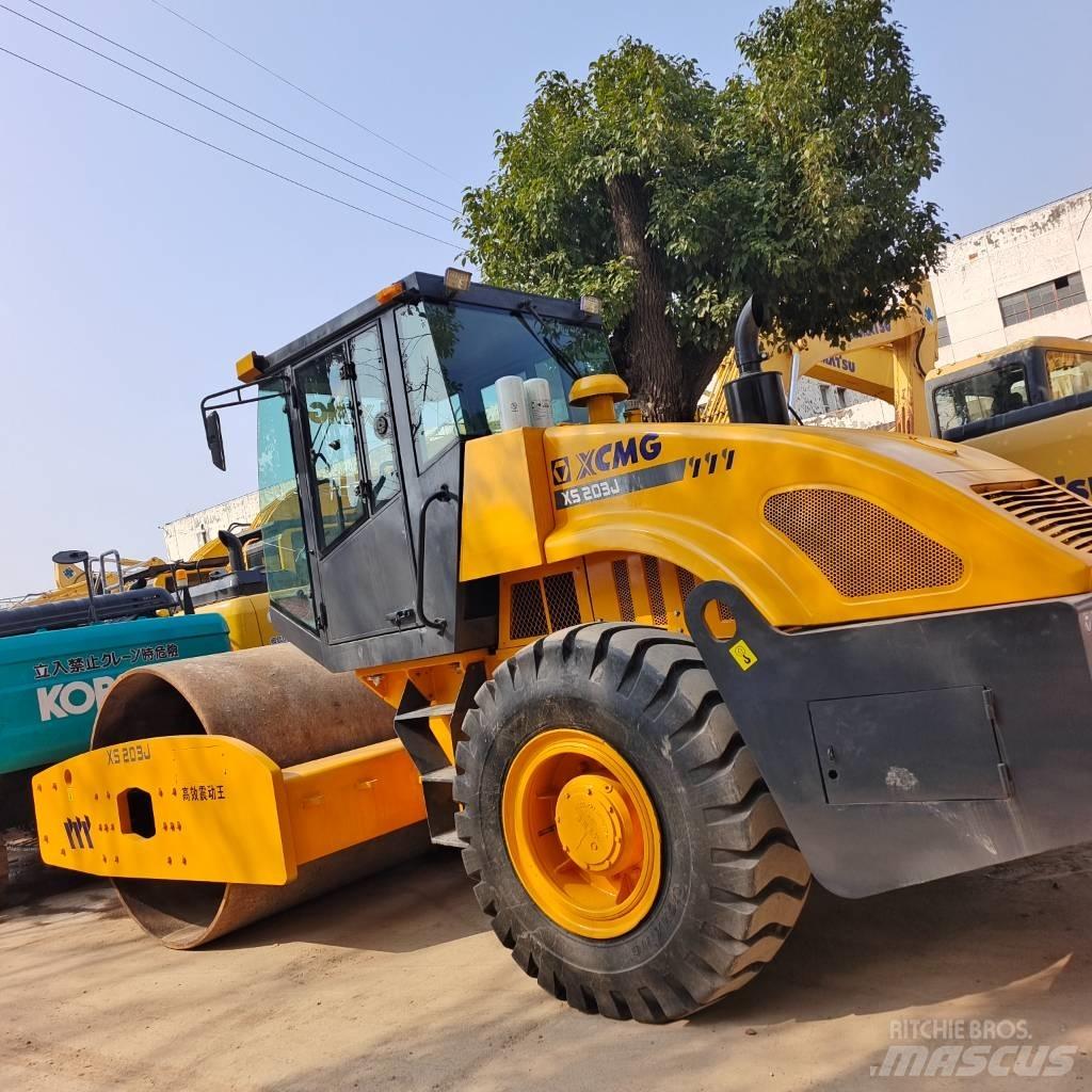 XCMG XS 202J 싱글 드럼 롤러