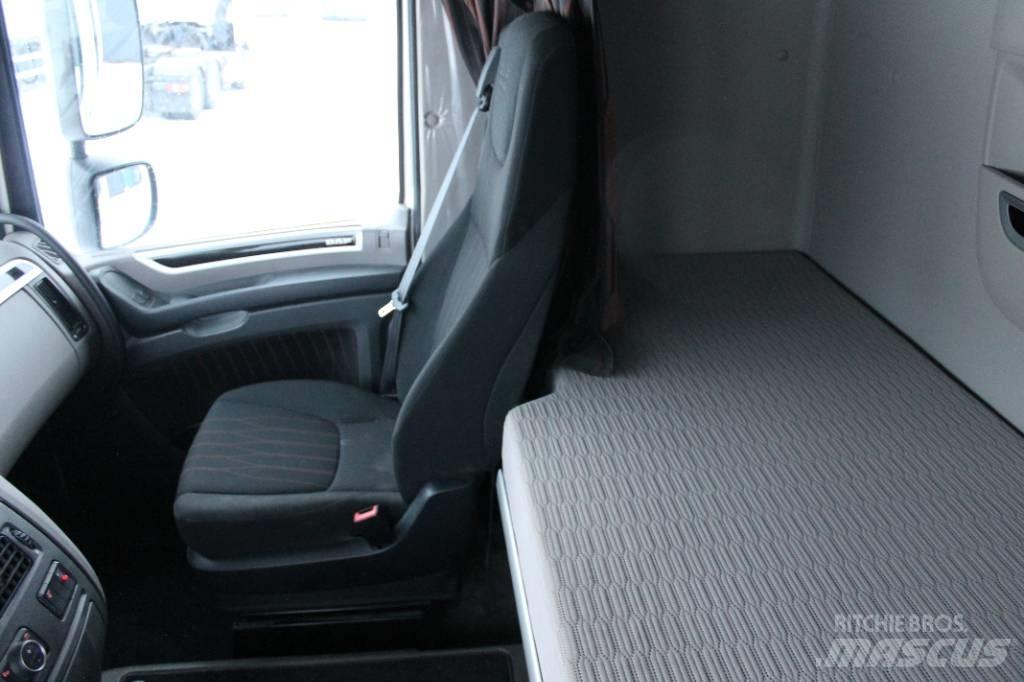 DAF XF530 6X4 FTT 트랙터 유닛
