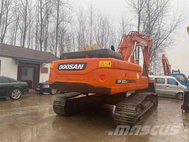 Doosan DX300 대형 굴삭기 29톤 이상