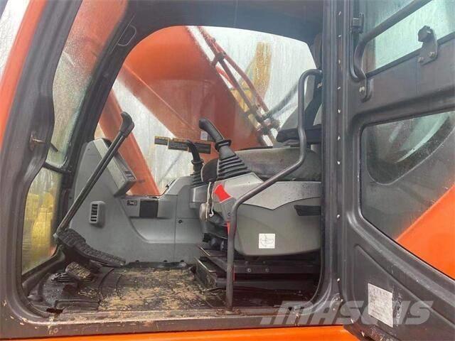 Doosan DX300 대형 굴삭기 29톤 이상