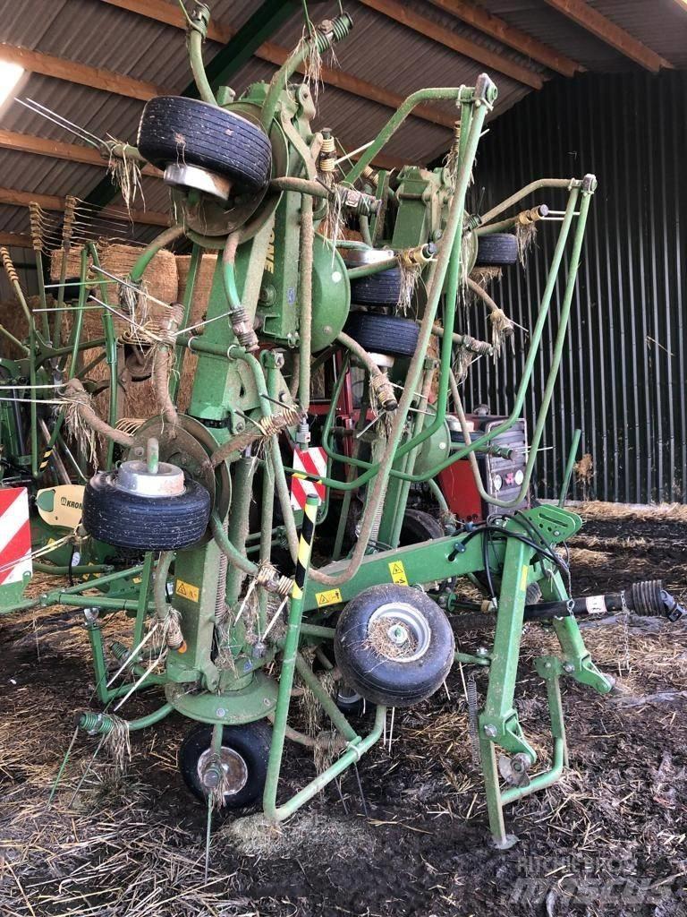 Krone 8.82/8 Tedder 갈퀴 및 테더
