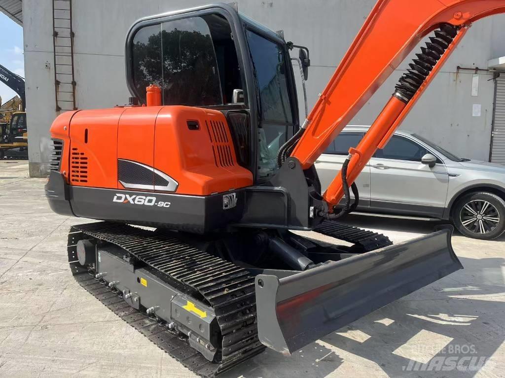 Doosan DX 60-9 C 소형 굴삭기 7톤 미만