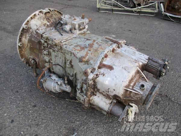 Volvo R1700 기어박스