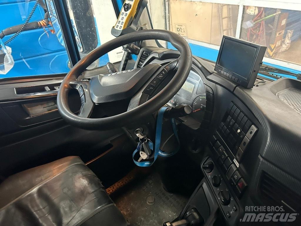 Iveco Trakker 450 스킵 로더 트럭