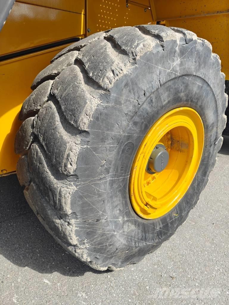Volvo L 180 E  휠로우더