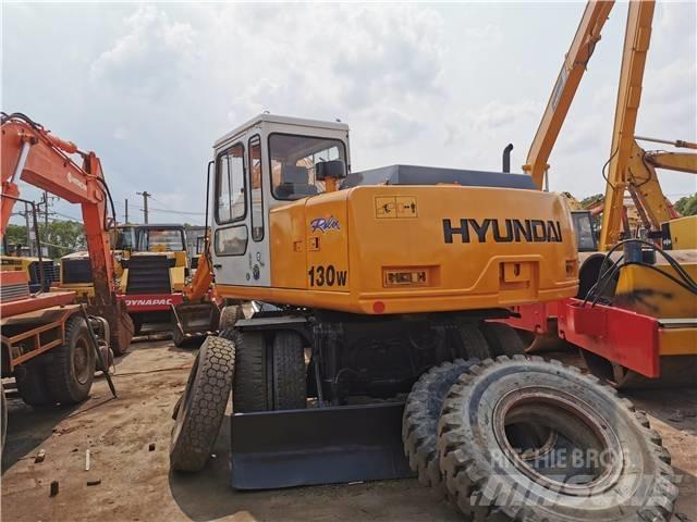 Hyundai R130WD  휠 굴삭기