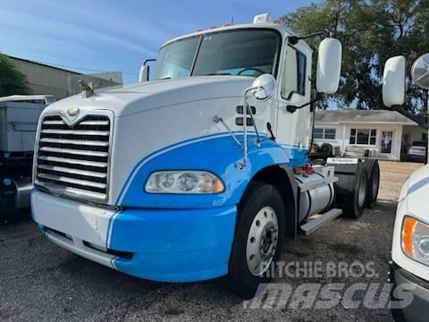 Mack CXN613 트랙터 유닛
