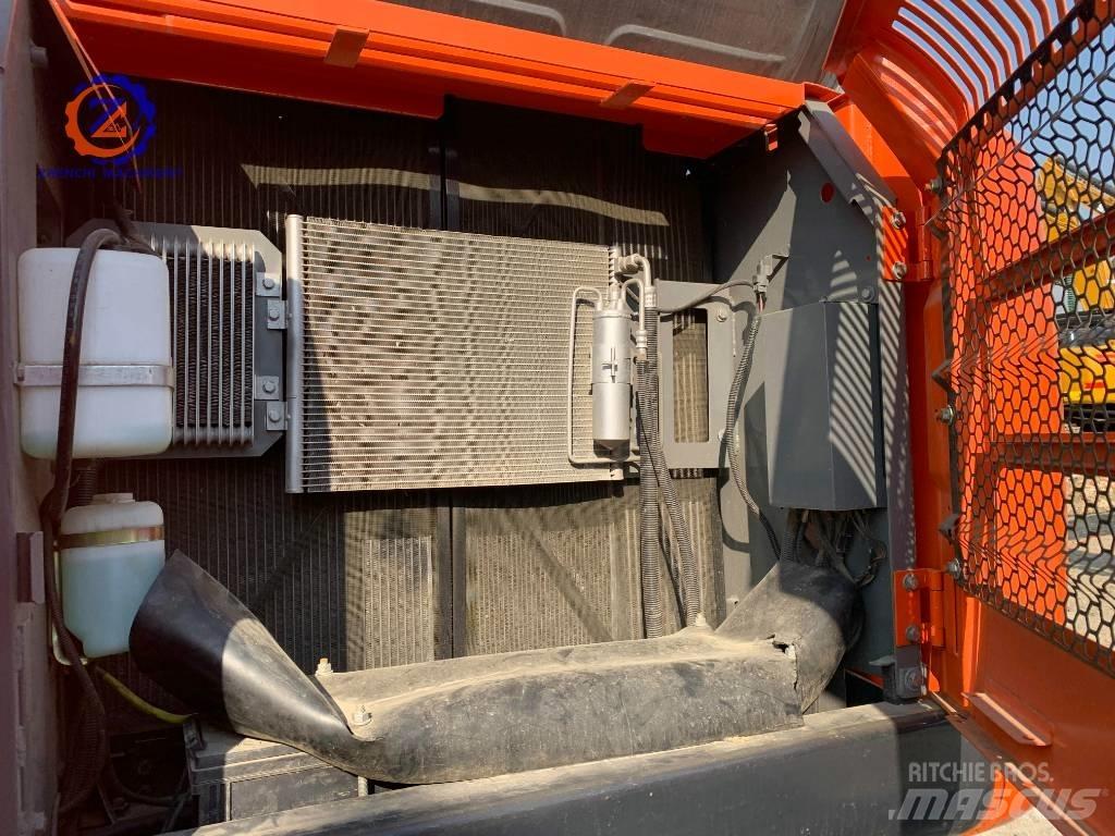 Hitachi ZX 240 대형 굴삭기 29톤 이상