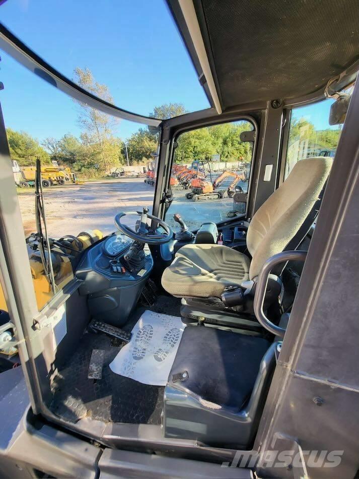 Mecalac AS 700  휠로우더