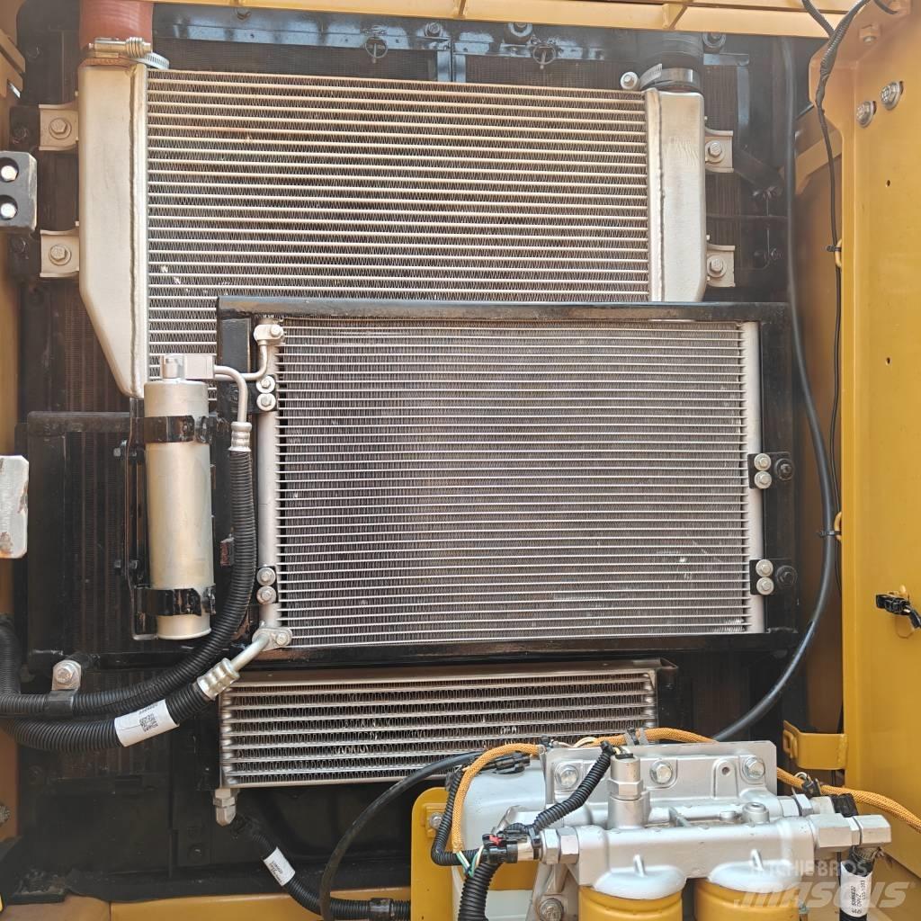 CAT 320D2L 대형 굴삭기 29톤 이상