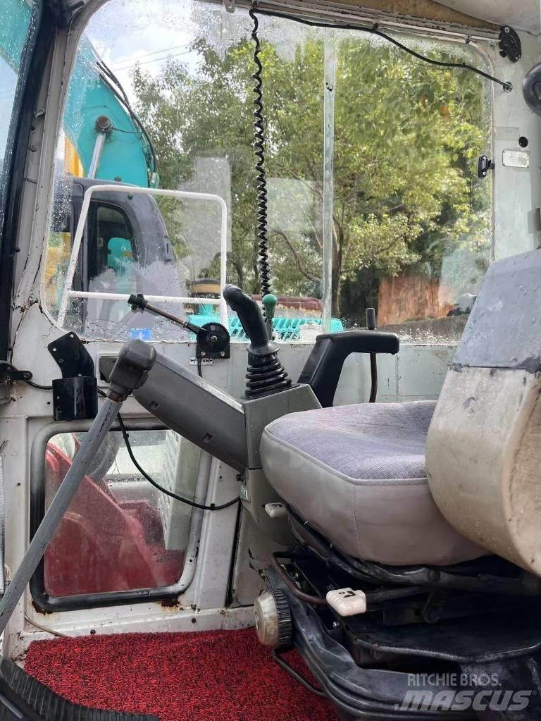 Takeuchi TB175C 대형 굴삭기 29톤 이상
