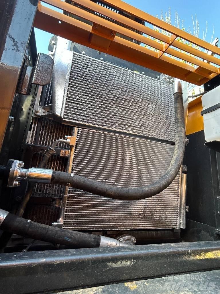 Hyundai 220LC-9S 대형 굴삭기 29톤 이상