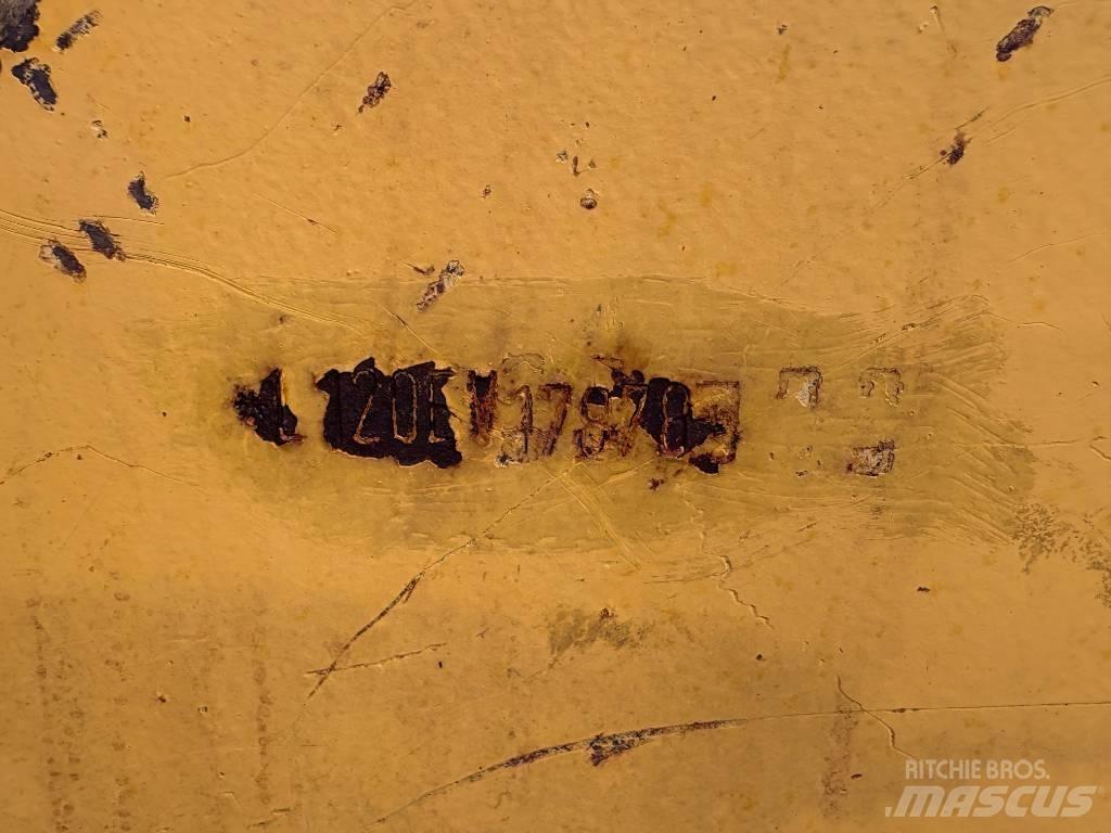 Volvo L 120 E  휠로우더