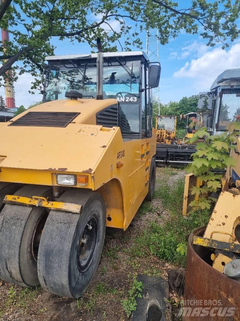 Ammann AP 240 공기 타이어 롤러