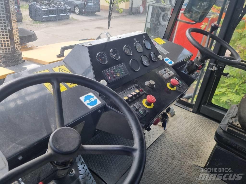 Ammann AP 240 공기 타이어 롤러
