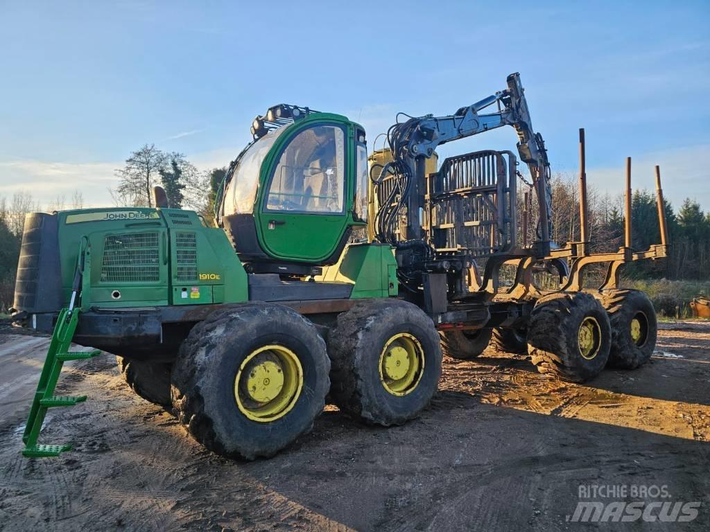 John Deere 1910 E 원목 포워더