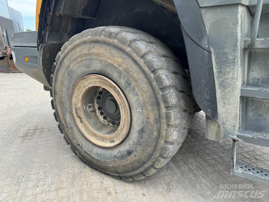 Liebherr L580  휠로우더